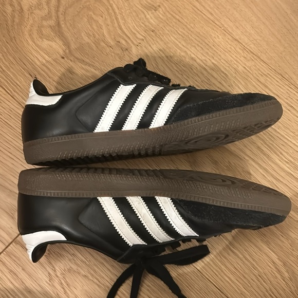 Black Samabs Women’s OG - Picture 3 of 4